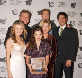 Photos de Mackenzie Rosman - 7th Annual Family Television Awards - 48